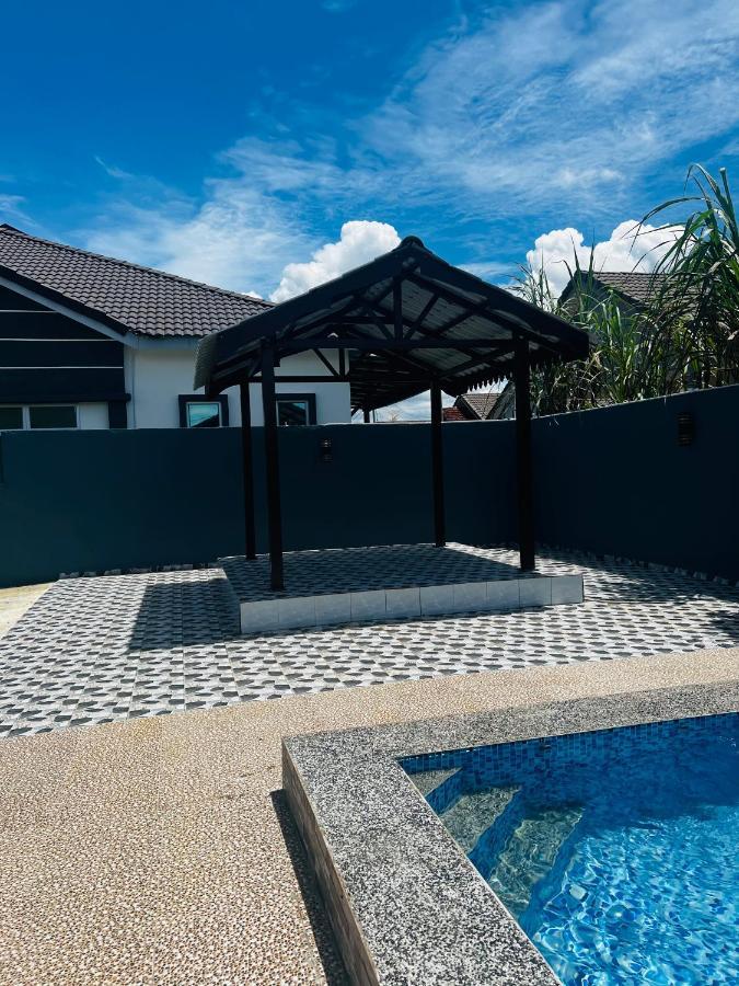 Villa Pool Kepala Batas Kampong Hilir  Exterior foto